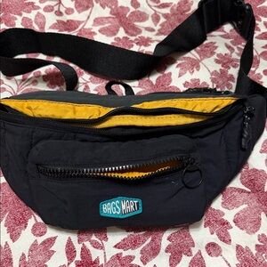 Black and Yellow BagsMart Waist Bag